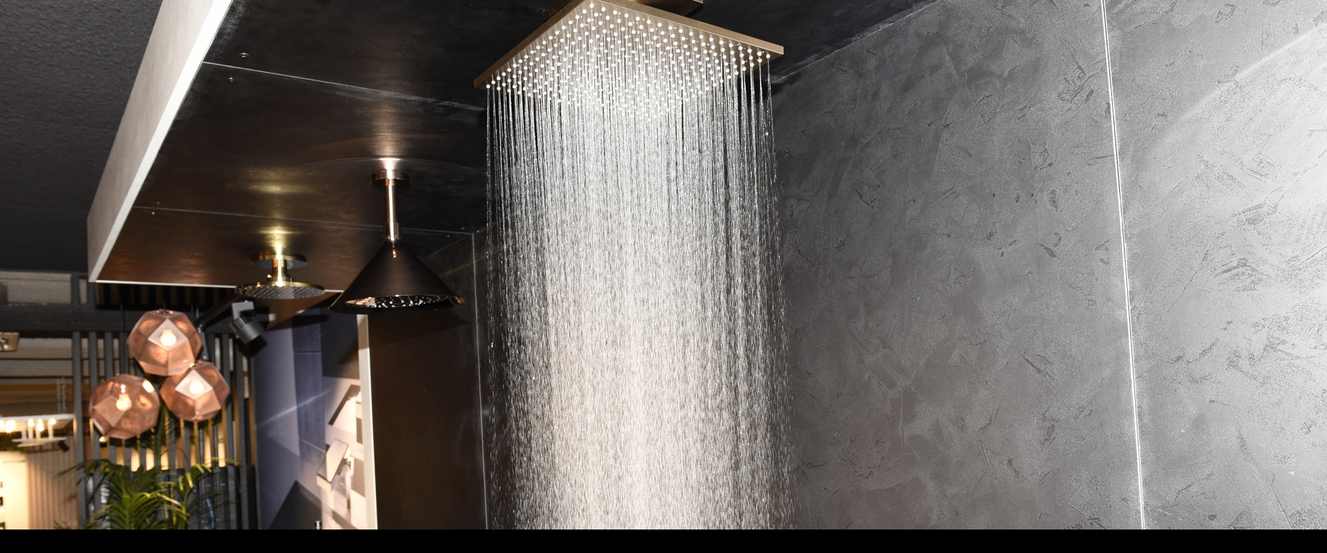 In The Water Studio Amsterdam voel je het verschil van de douches in werking